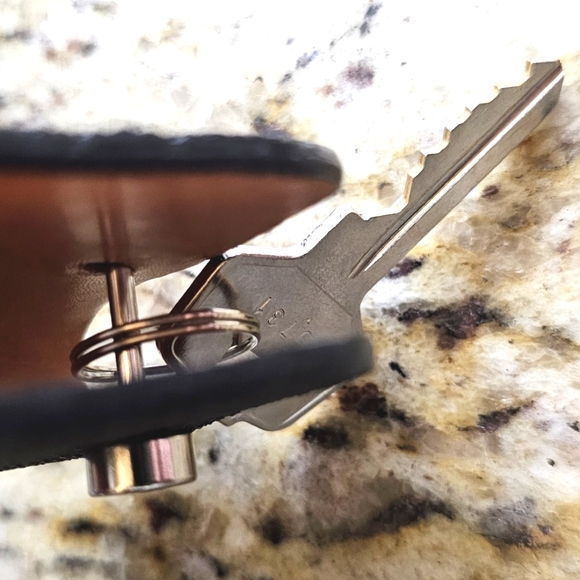 Shark skin Key cover Key chain - Picture 10 of 11